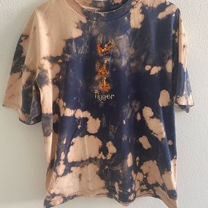 ‼️ LAST CHANCE ‼️ Vintage Embroidered Tigger Tie Dye Shirt